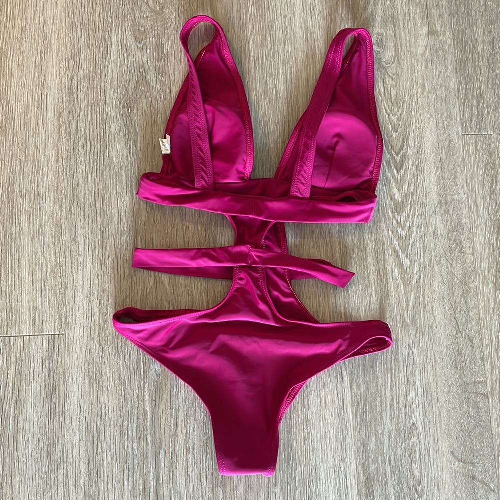 Bathing Suit - Picture 4 of 7